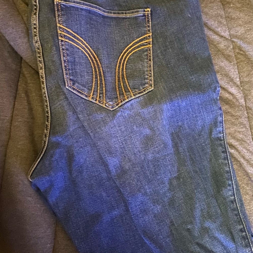 Brand new NWT Hollister bootcut jeans, medium wash, size 21R.